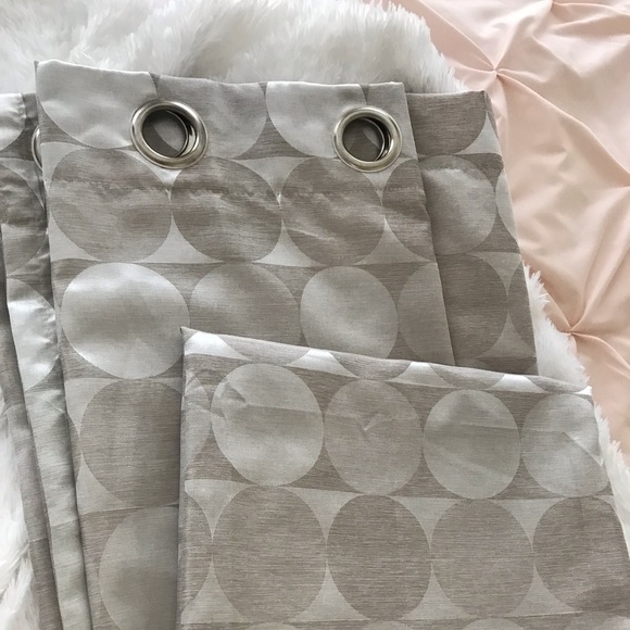 Z Gallerie Drapes. Set of 2 panels. Silver Grommet Top. EUC - Picture 5 of 6